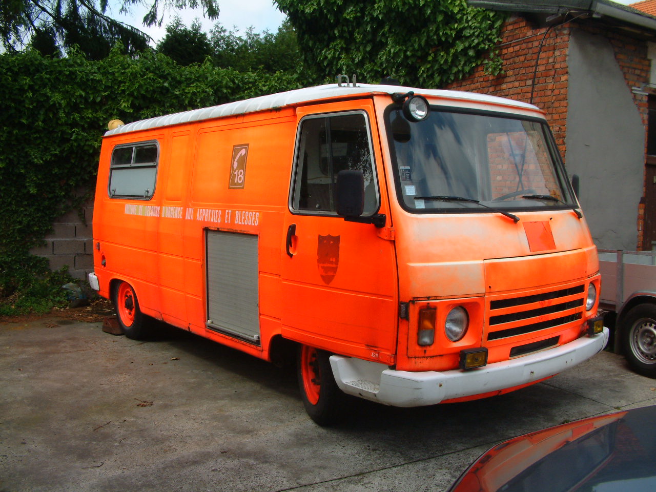 Peugeot J9 Ambulance